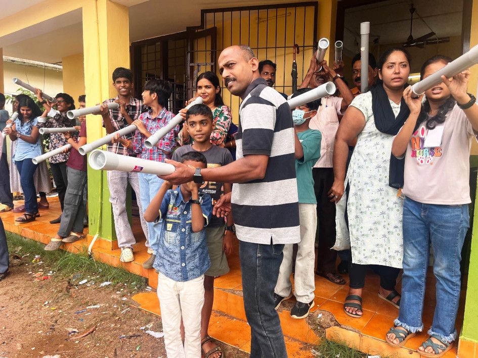 ശാസ്‌ത്രസാഹിത്യ പരിഷത്ത്‌ ജില്ലാ കമ്മിറ്റിയും ആസ്ട്രോ കേരള ആലപ്പുഴ ചാപ്റ്ററും ചേർന്ന്‌ ഒരുക്കിയ റിഫ്രാക-്ടർ ടെലിസ്‌കോപ്‌ നിർമാണ പരിശീലനത്തിൽനിന്ന്‌