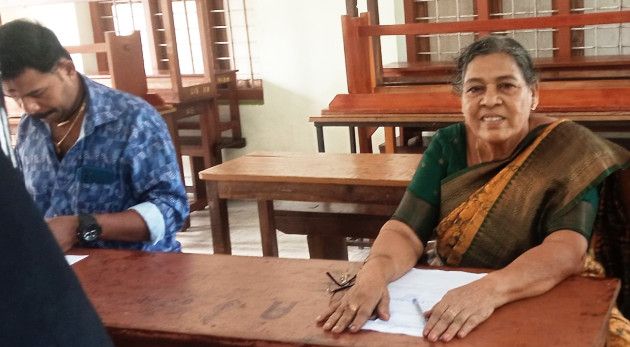 നടി ലീന ആന്റണി ചേര്‍ത്തല ഗവ. ഗേള്‍സ് സ്‌കൂളില്‍ ഹയര്‍സെക്കൻഡറി  രണ്ടാംവര്‍ഷ തുല്യതാ പരീക്ഷയെഴുതുന്നു