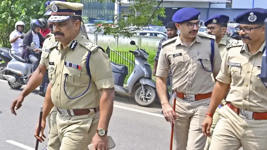 Cheranalloor Jayabalakrishnan ADGP P Vijayan.jpg