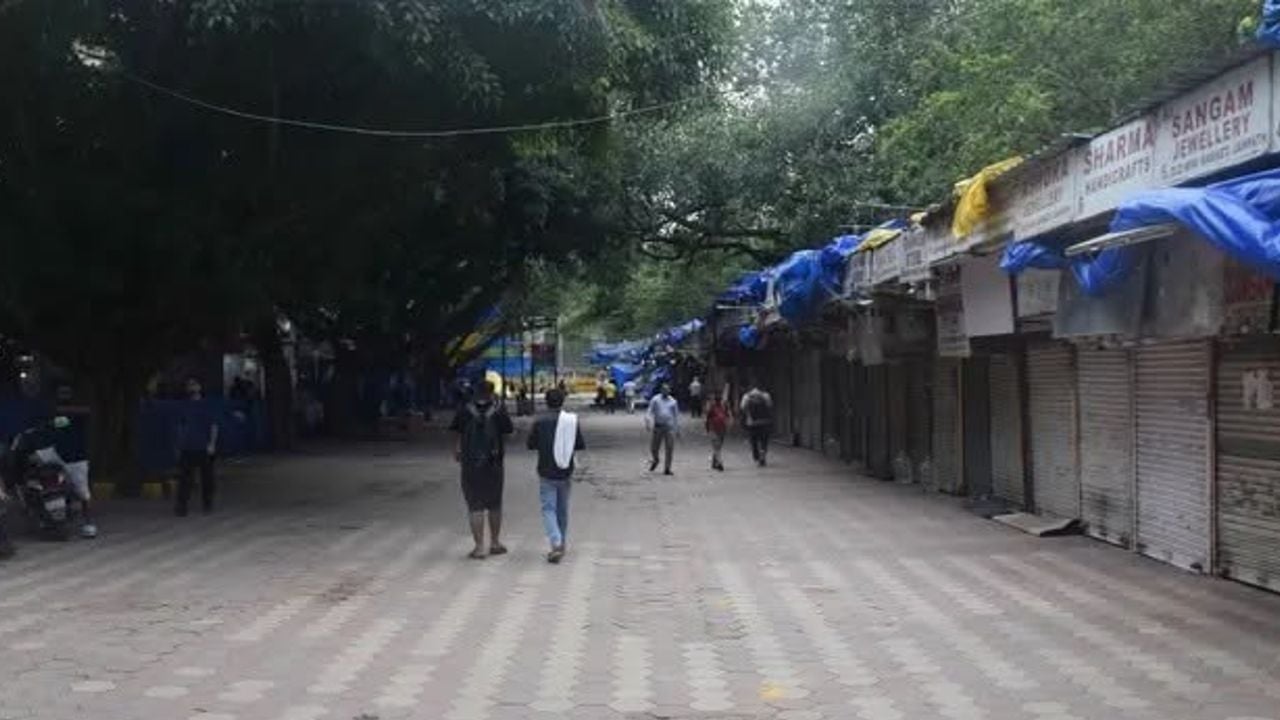 Connaught Place Shops closed