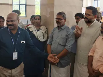 പാലക്കാട് ഗവ. മെഡിക്കൽ കോളേജിലെ ഹൗസ് സർജൻ വിദ്യാർഥികളുടെ സമരത്തിന് പിന്തുണ അറിയിച്ച് സിപിഐ എം ജില്ലാ സെക്രട്ടറി
ഇ എൻ സുരേഷ് ബാബു എത്തിയപ്പോൾ
