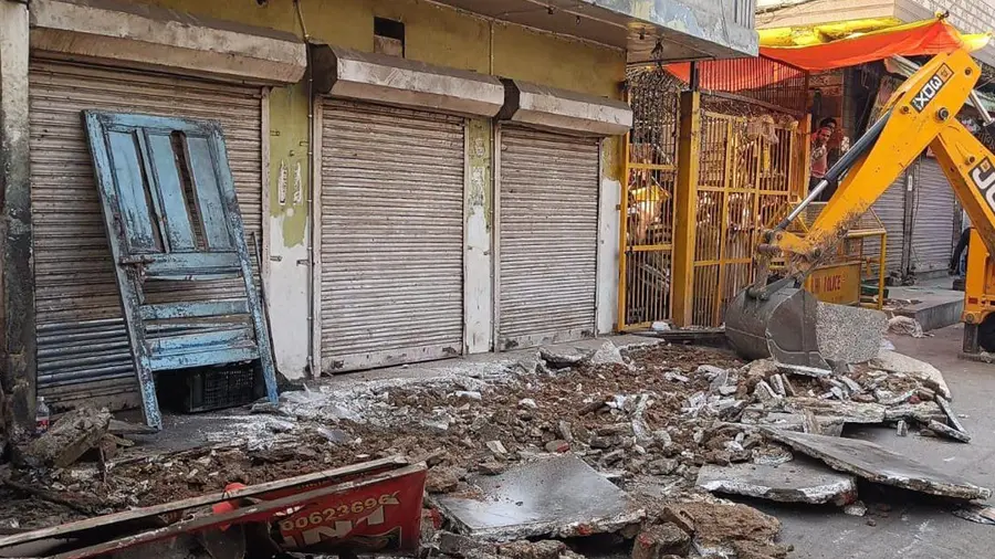 DELHI SHOPS CRASHED