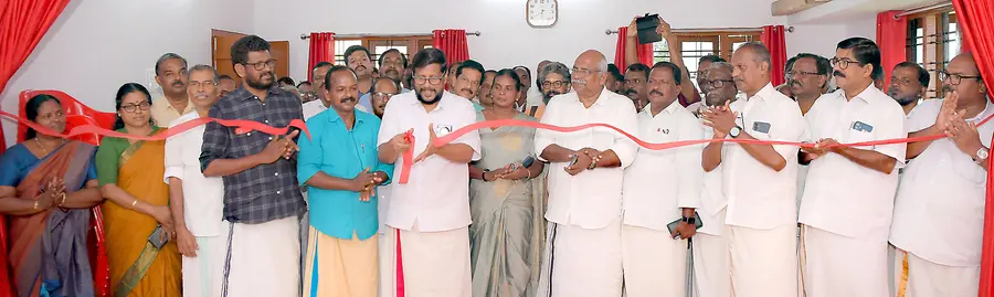 പികെഎസ് ജില്ലാ കമ്മിറ്റി ഓഫീസ് സിപിഐ എം ജില്ലാ സെക്രട്ടറി കെ വി അബ്ദുൾഖാദർ ഉദ്ഘാടനം ചെയ്യുന്നു