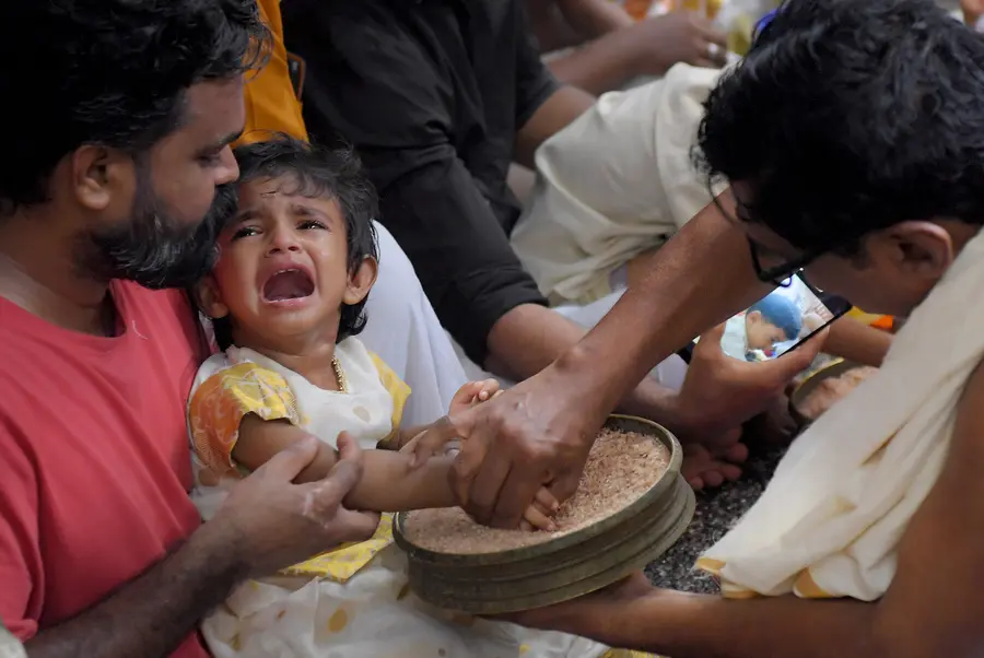 തിരുവുള്ളക്കാവ് ധർമശാസ്താ ക്ഷേത്രത്തിൽ നടന്ന എഴുത്തിനിരുത്തൽ