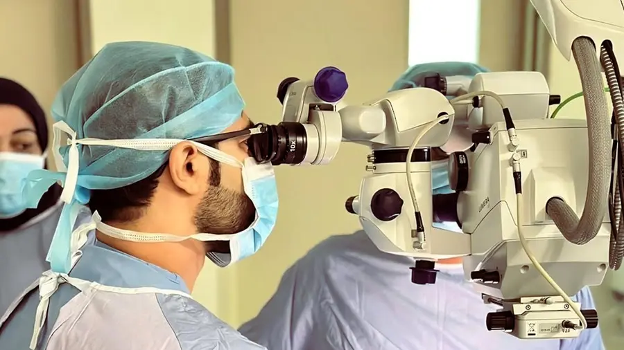 DMEK corneal transplant