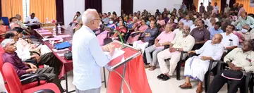 ഓൾ ഇന്ത്യാ ബിഎസ്എൻഎൽ-ഡിഒടി പെൻഷനേഴ്സ് അസോസിയേഷൻ ജില്ലാ സമ്മേളനം എൻസിസിപിഎ  സെക്രട്ടറി ജനറൽ കെ ജി ജയരാജ് ഉദ്ഘാടനം ചെയ്യുന്നു