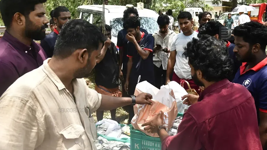 DYFI Food Distribution Mundathikode