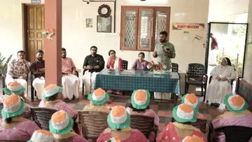 DYFI Kannur Professional Sub-Committee Hosts Onam Celebration at Snehanikethan