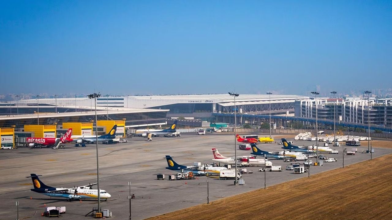 Delhi Airport.jpg