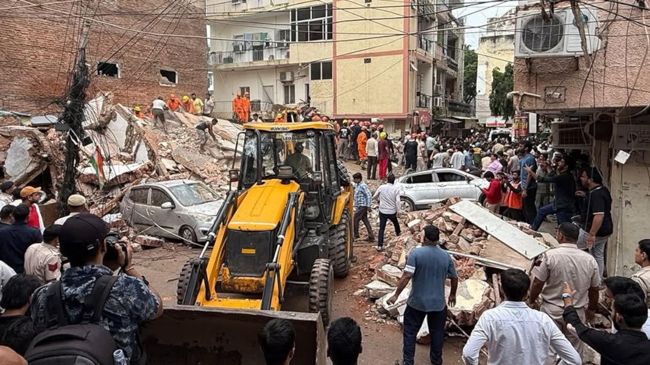 Delhi building collapse