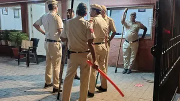Delhi Police Arrive at Surjeet Bhawan .jpg