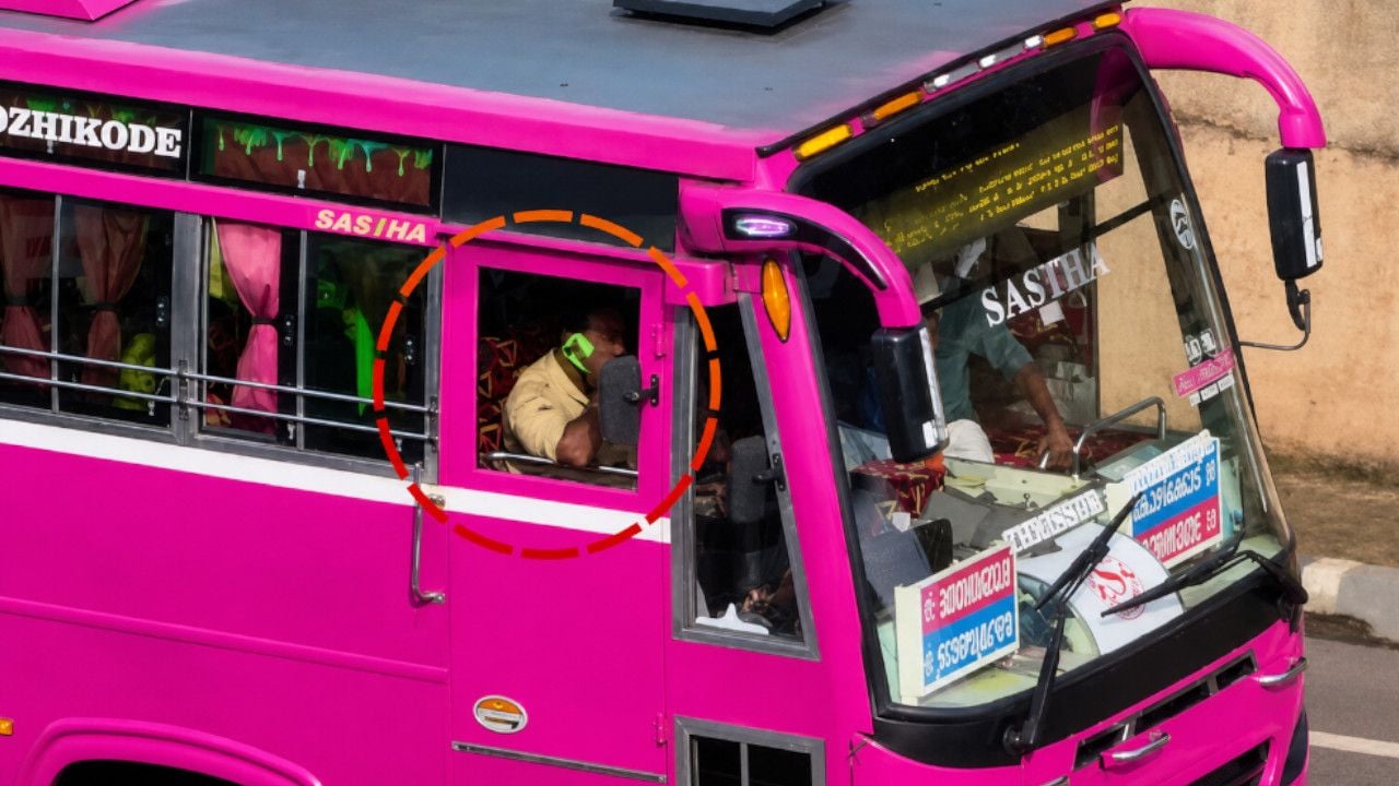 Driving While Using Mobile Phone.jpg