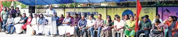 പ്രതികാര സ്ഥലംമാറ്റത്തിനെതിരെ എഫ്എസ്ഇടിഒ ജില്ലാ കമ്മിറ്റി കലക്ടറേറ്റിന് മുന്നിൽ സംഘടിപ്പിച്ച പ്രതിഷേധ കൂട്ടായ്മ സിഐടിയു സംസ്ഥാന സെക്രട്ടറി സി ബി ചന്ദ്രബാബു ഉദ്ഘാടനംചെയ്യുന്നു