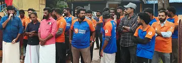 കേരള സ്റ്റേറ്റ് ഗിഗ് ആൻഡ് പ്ലാറ്റ്ഫോം വർക്കേഴ്സ് യൂണിയൻ നേതൃത്വത്തിൽ കൊല്ലം പള്ളിമുക്കിലെ ഇൻസ്റ്റാമാർട്ട് ഹബ്ബിന് മുന്നിൽ നടത്തിയ സമരം സിഐടിയു ജില്ലാ ജോയിന്റ് സെക്രട്ടറി ജി ആനന്ദൻ ഉദ്ഘാടനംചെയ്യുന്നു 