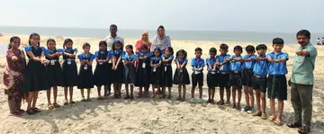 മണ്ണുദിനാഘോഷത്തിന്റെ ഭാഗമായി  ഗവ. മുഹമ്മദൻസ് എൽ പി സ്കൂളിലെ വിദ്യാർഥികൾ ആലപ്പുഴ ബീച്ചിൽ പ്രതിജ്ഞയെടുക്കുന്നു