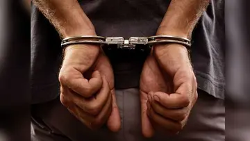 Handcuff