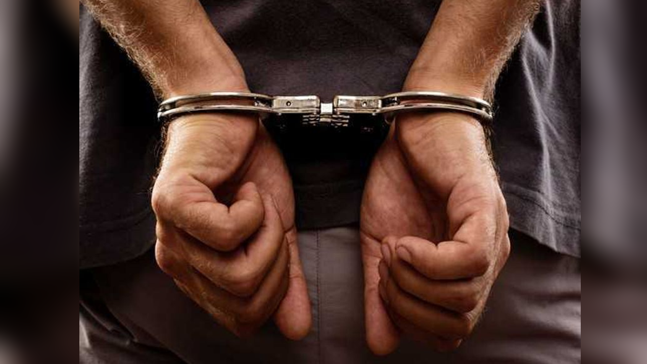 Handcuff