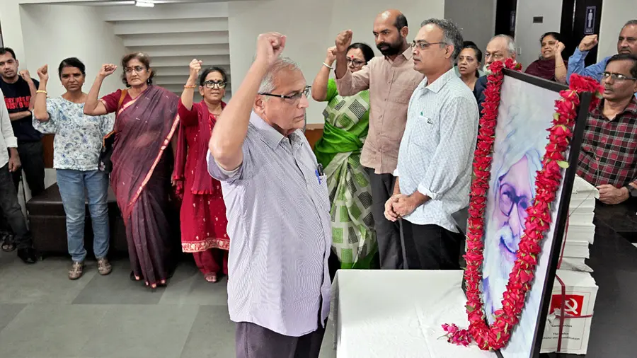 Harkishan Singh Surjeet Tributes.jpg