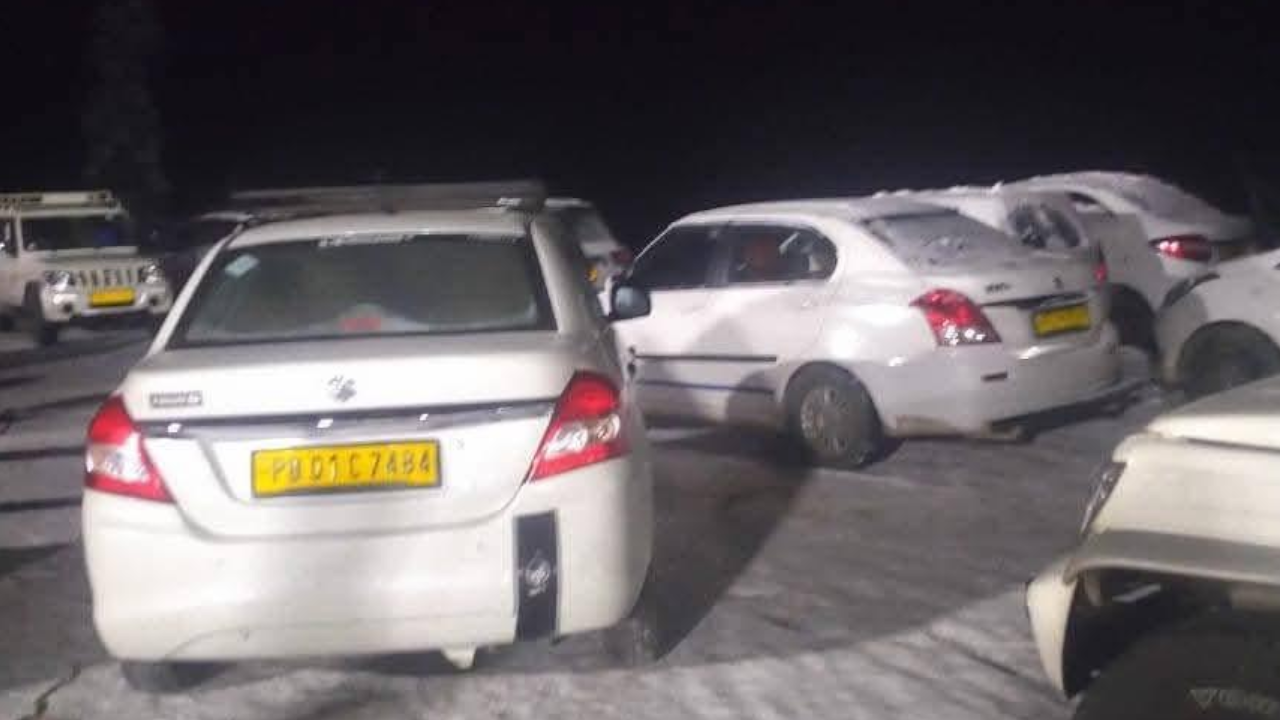  Heavy snowfall in Manali