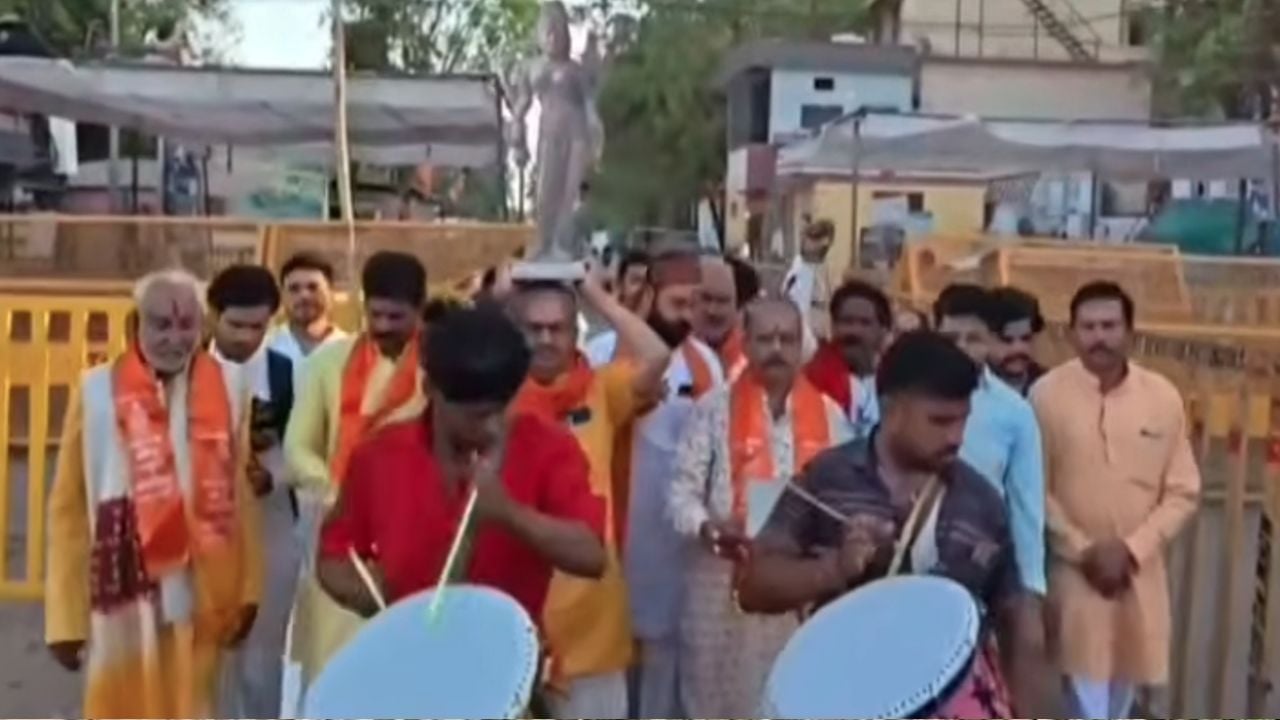 Hindus at Bhojshala Complex