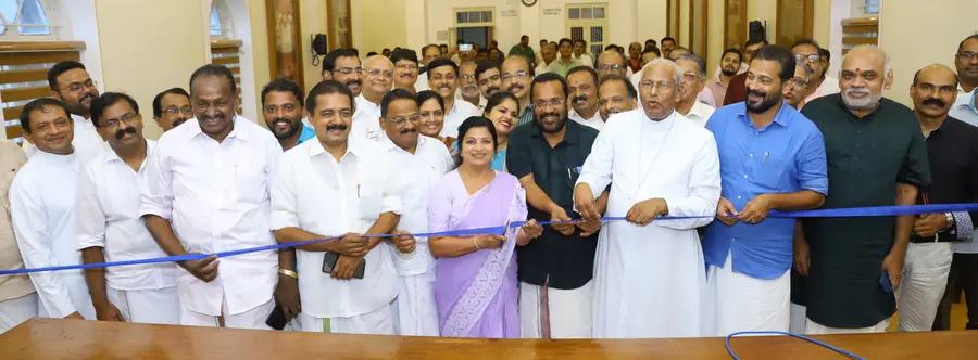 ബോൺ നതാലെയുടെ പൗരാവലി മീറ്റിങ് തൃശൂർ അതിരൂപത മെത്രാപോലീത്ത മാർ ആൻഡ്രൂസ് താഴത്ത് ഉദ്ഘാടനം ചെയ്യുന്നു