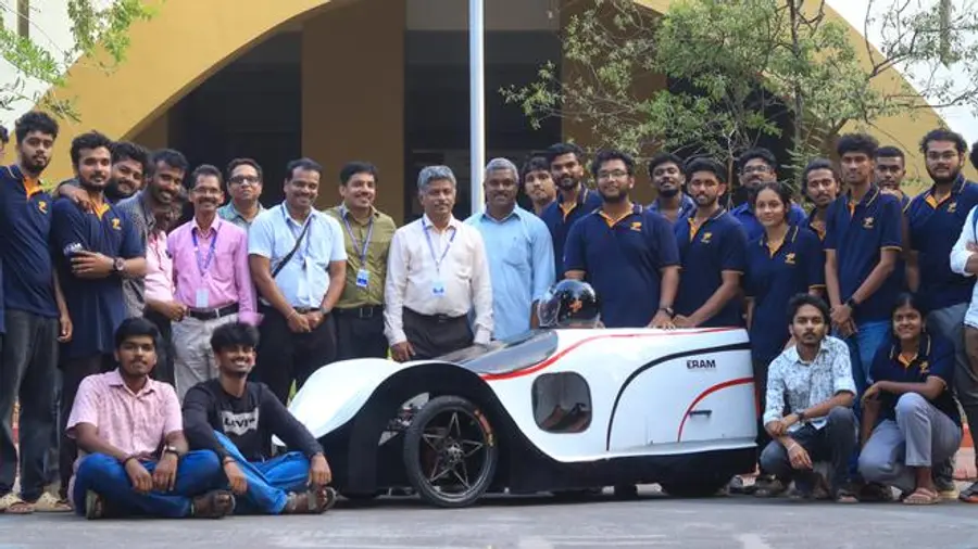 ഇവി പ്രോട്ടോടൈപ്പുമായി
സിഇടി വിദ്യാർത്ഥികൾ 
