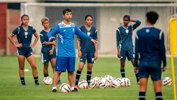 IND W
