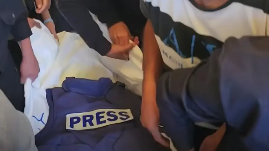 Journalist burned to death