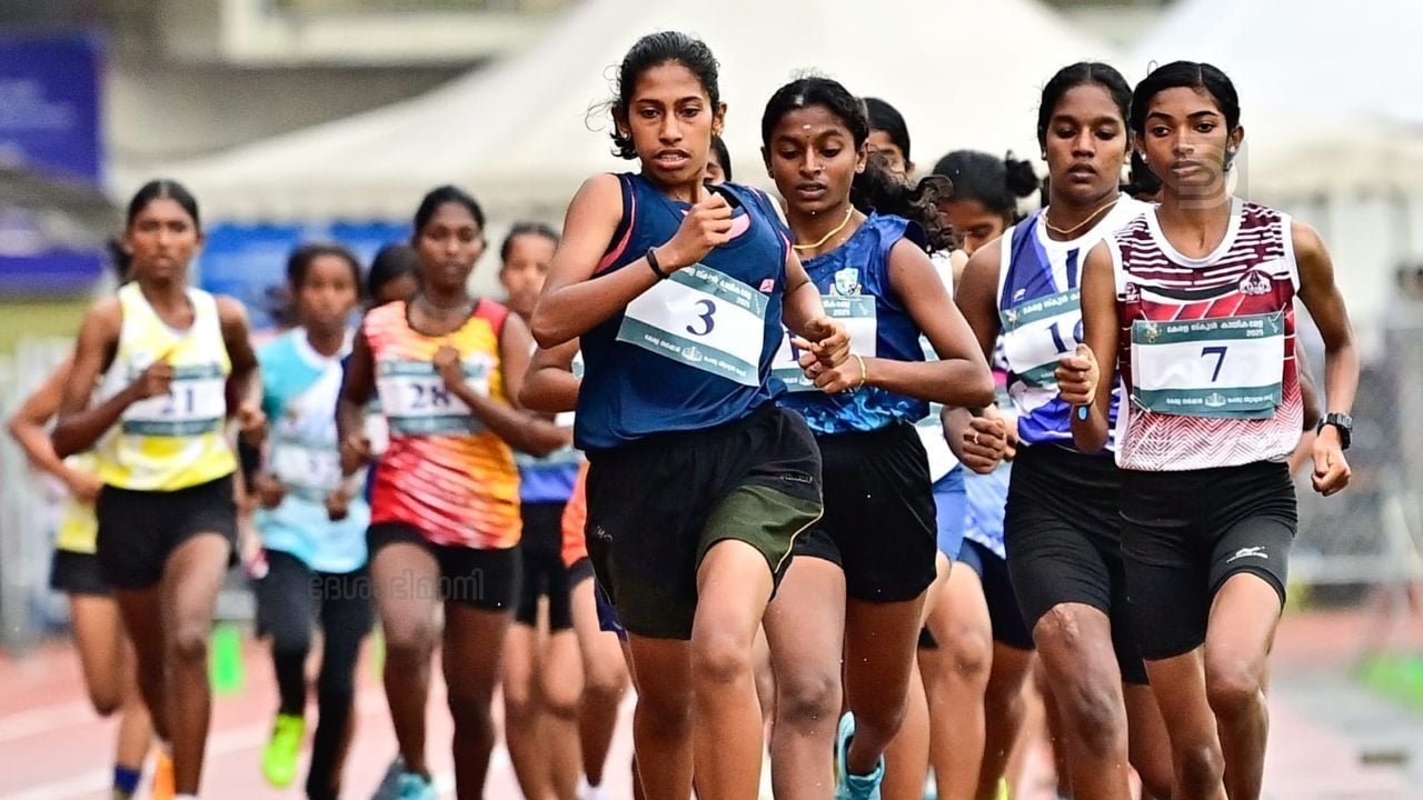 Junior Girls 3000 meter state school sports meet