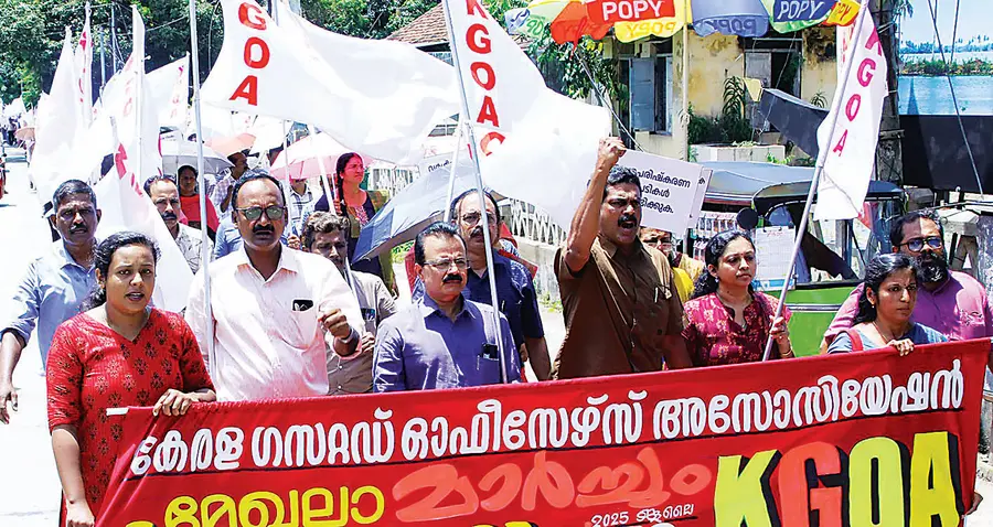 കെജിഒഎ നേതൃത്വത്തിൽ ആലപ്പുഴ കലക്ടറേറ്റിലേക്ക് സംഘടിപ്പിച്ച മാർച്ച്