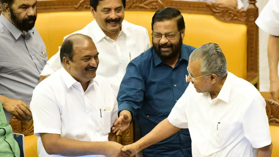 KNBalagopal PinarayiVijayan Budget.jpg