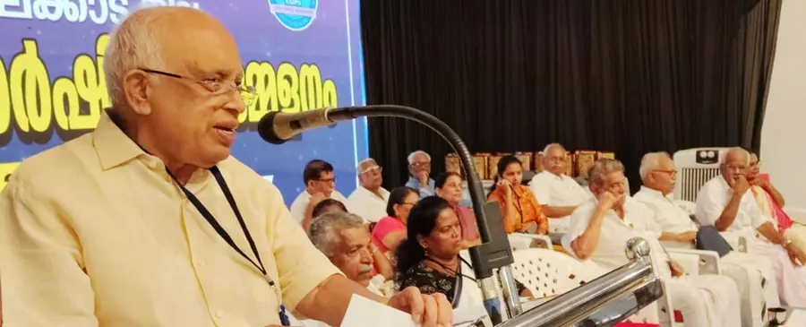 കെഎസ്എസ്-പിയു ജില്ലാ സമ്മേളനം മന്ത്രി കെ കൃഷ്ണന്കുട്ടി ഉദ്ഘാടനം ചെയ്യുന്നു