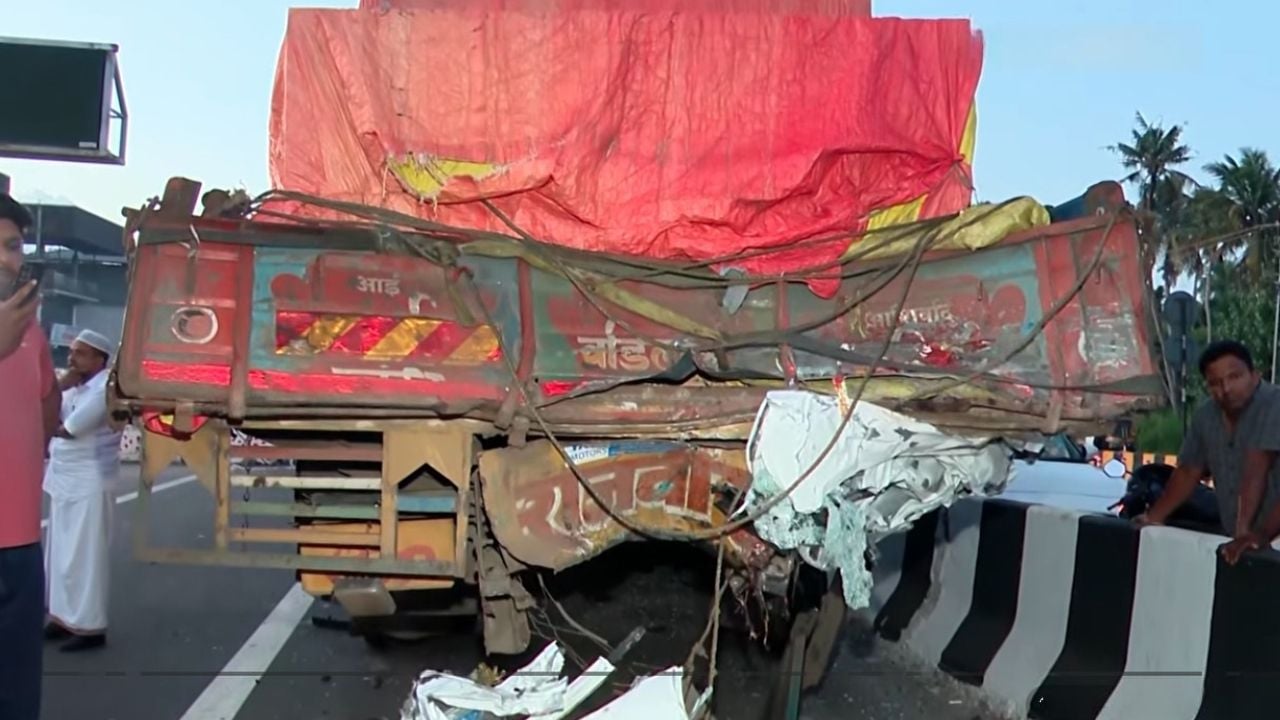 Kaipamangalam Car accident.jpg