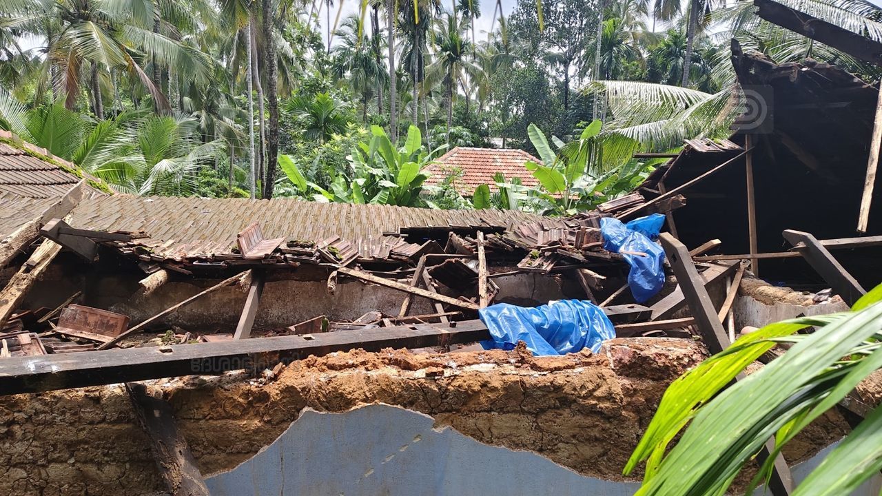 Kanhangad House Collapses Amid Heavy Rain