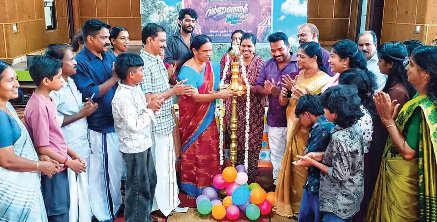 കഞ്ഞിക്കുഴി പഞ്ചായത്തിന്റെയും ഐസിഡിഎസിന്റെയും ആഭിമുഖ്യത്തിൽ സുഭദ്രം പദ്ധതിയുടെ ഭാഗമായി കൗമാരക്കാർക്ക്‌ ഒരുക്കിയ "വർണത്തേര്’ ക്യാന്പ്‌ കഞ്ഞിക്കുഴി ബ്ലോക്ക് പഞ്ചായത്ത് പ്രസിഡന്റ്‌ സുധർമണി തമ്പാൻ ഉദ്ഘാടനംചെയ്യുന്നു 