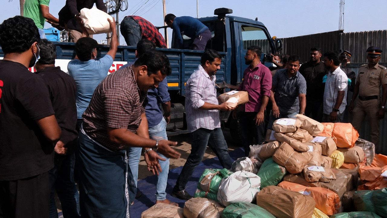 Kerala Police Destroy Narcotics.jpg