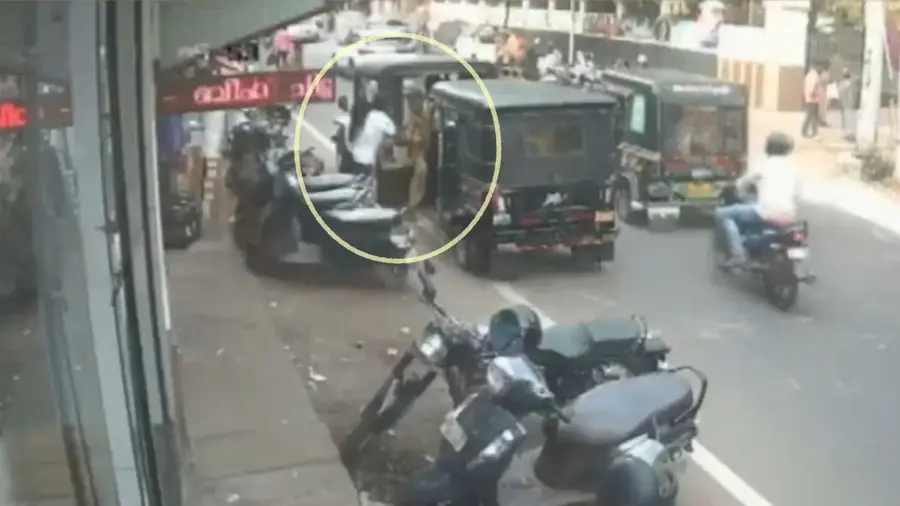 Kozhikode SI stabbed