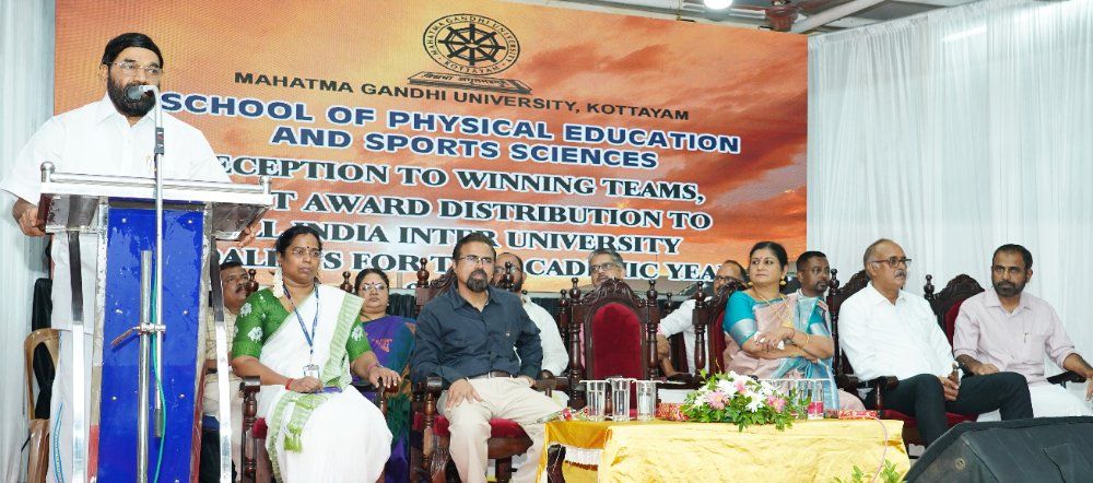 അനുമോദിച്ചു