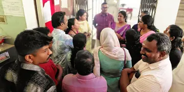 കുടിവെള്ള ക്ഷാമം പരിഹരിക്കാൻ നടപടി വേണമെന്നാവശ്യപ്പെട്ട് മണ്ണഞ്ചേരി പഞ്ചായത്ത്‌ ജനപ്രതിനിധികൾ  വാട്ടർ അതോറിറ്റി ഓഫീസ് ഉപരോധിക്കുന്നു 