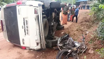 Kulathupuzha car bike accident