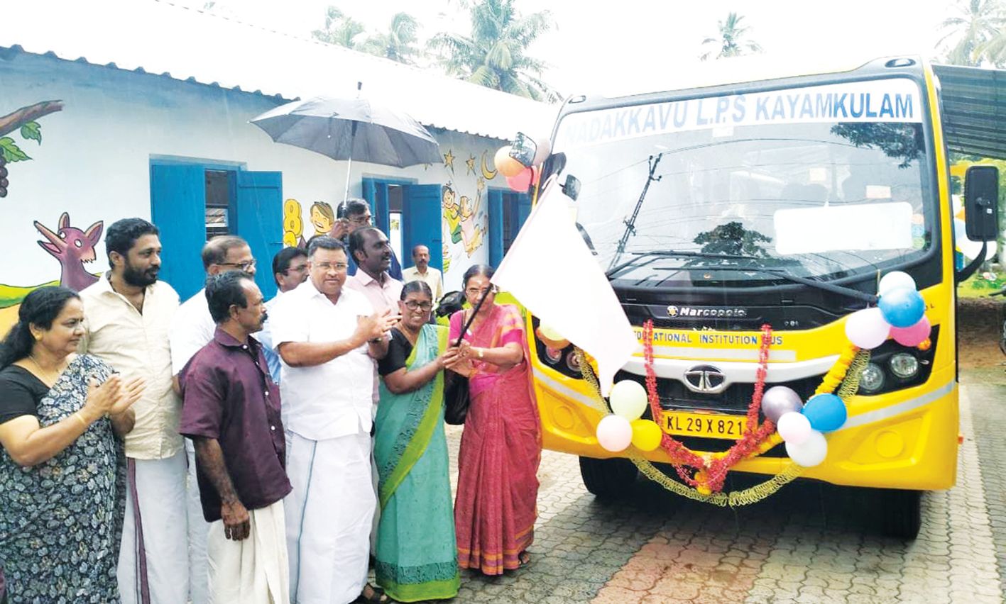 Municipal Chairperson P Sasikala flags off school buses for safe travel of children at Nadakku LP S
