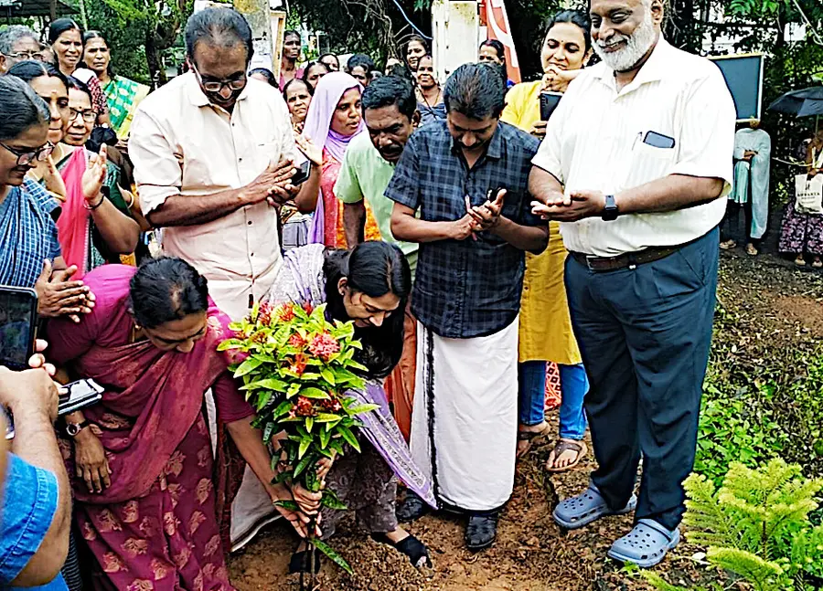 പത്തിയൂർ പഞ്ചായത്തിൽ ഗ്രാമഭംഗി പദ്ധതി യു പ്രതിഭ എംഎൽഎ
ഉദ്ഘാടനംചെയ്യുന്നു