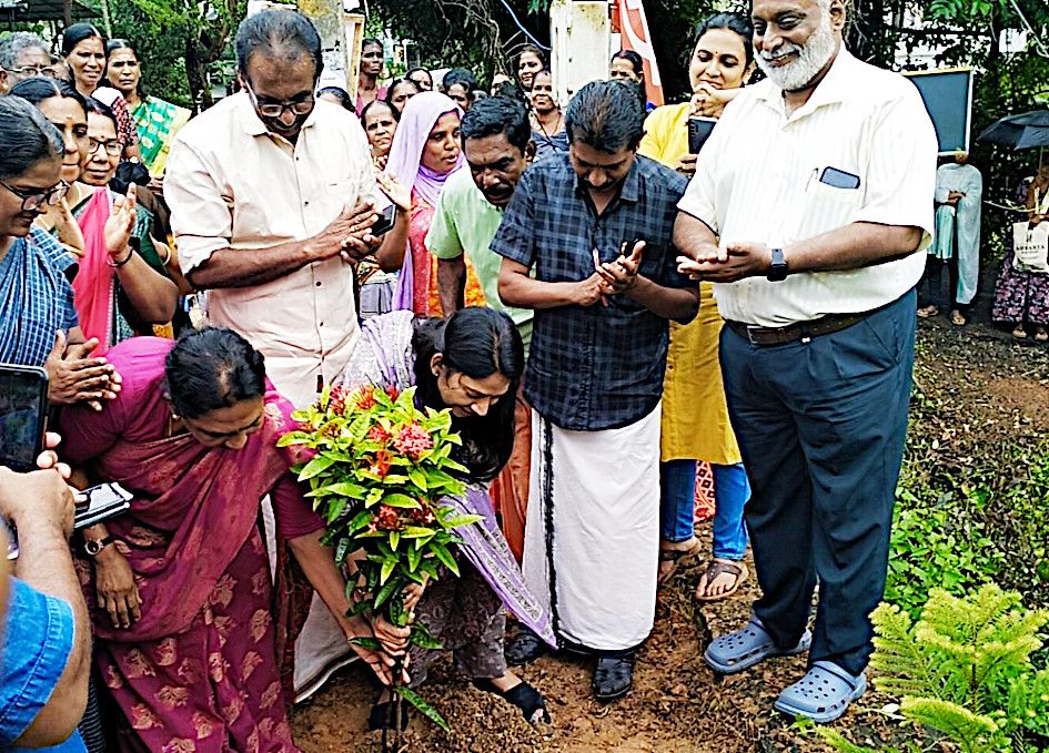 പത്തിയൂർ പഞ്ചായത്തിൽ ഗ്രാമഭംഗി പദ്ധതി യു പ്രതിഭ എംഎൽഎ  ഉദ്ഘാടനംചെയ്യുന്നു