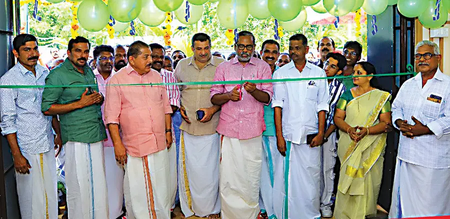 കഞ്ഞിക്കുഴി പഞ്ചായത്തിൽ വ്യവസായ, കൃഷി വകുപ്പിന്റെ സഹായത്തോടെ ആരംഭിച്ച വിറ്റാലൈറ്റ് മില്ലറ്റ് കുക്കീസ്
മന്ത്രി പി പ്രസാദ് ഉദ്ഘാടനംചെയ്യുന്നു