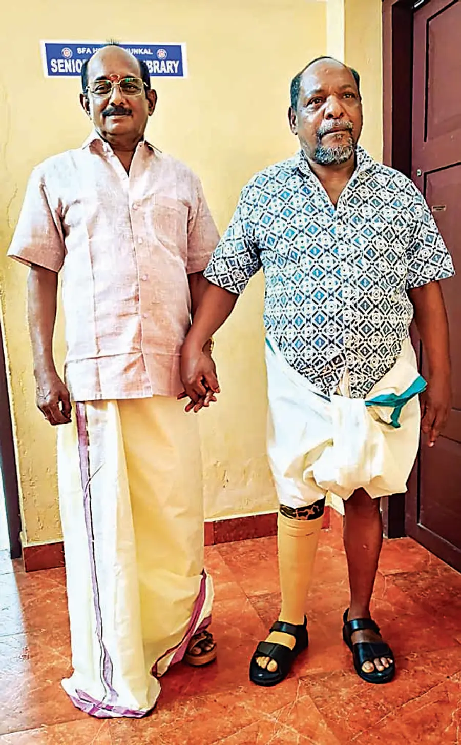 പ്രകാശ് സ്വാമിക്കൊപ്പം വി ഡി ജോർജ്