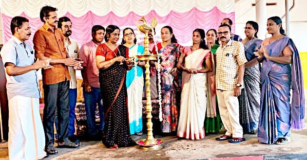 ചേർത്തല വിദ്യാഭ്യാസ ഉപജില്ലയിലെ വിദ്യാരംഗം കലാസാഹിത്യവേദി കണിച്ചുകുളങ്ങര ഗേൾസ് ഹൈസ്‌കൂളിൽ ബാലസാഹിത്യകാരി വി വി ഗിരിജ ഉദ്ഘാടനംചെയ്​തു