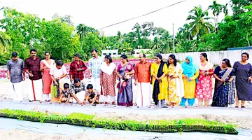 ജില്ല വഴിയോര കച്ചവട തൊഴിലാളി യൂണിയൻ ചേര്ത്തല ഏരിയ സമ്മേളനം സിഐടിയു ഏരിയ സെക്രട്ടറി
പി ഷാജിമോഹൻ ഉദ്ഘാടനംചെയ്യുന്നു
