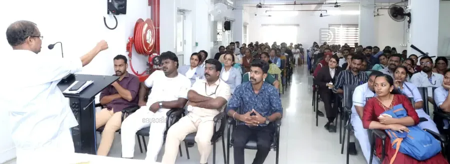 കേരള കോ–ഓപ്പറേറ്റീവ് എംപ്ലോയീസ് യൂണിയൻ തെരഞ്ഞെടുപ്പ് സ്ക്വാഡ് അംഗങ്ങളുടെ കൺവൻഷൻ
സിപിഐ എം ജില്ലാ സെക്രട്ടറി എസ് സുദേവൻ ഉദ്ഘാടനം ചെയ്യുന്നു