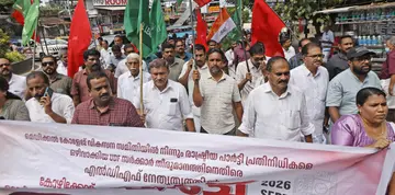 എൽഡിഎഫ് നേതൃത്വത്തിൽ കോഴിക്കോട് മെഡിക്കൽ കോളേജ് ആശുപത്രിയിലേക്ക് നടന്ന മാർച്ച്