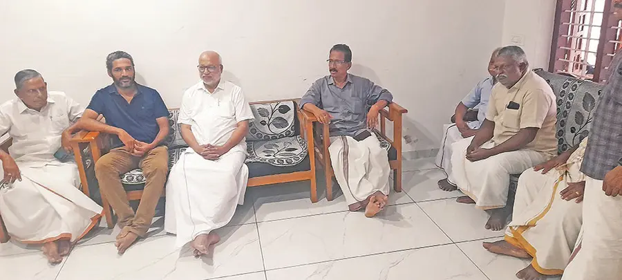 അന്തരിച്ച സിപിഐ എം ജില്ലാ കമ്മിറ്റിയംഗം എൻ സജീവന്റെ വസതി ജനറൽ സെക്രട്ടറി എം എ ബേബി സന്ദര്ശിക്കുന്നു